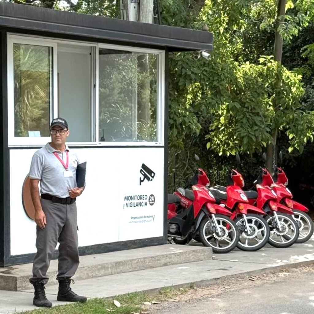 Registro de ingreso y egreso de vehículos en barrio privado con seguridad de Wary Seguridad.